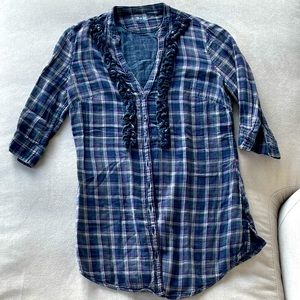 Converse fitted blue plaid women’s shirt, slightly fitted